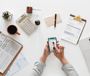 全国政协委员、香江集团董事长翟美卿：以“AI SaaS服务券”模式推动人工智能普惠中小微企业