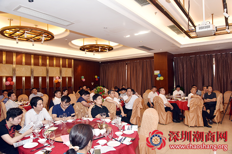 珂玛科技：签署收购意向书 拟收购霍克海默