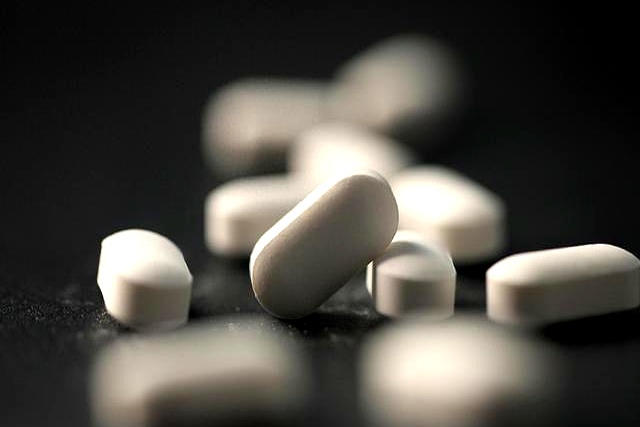 连亏三年，维生素龙头定增募资6亿“求援”