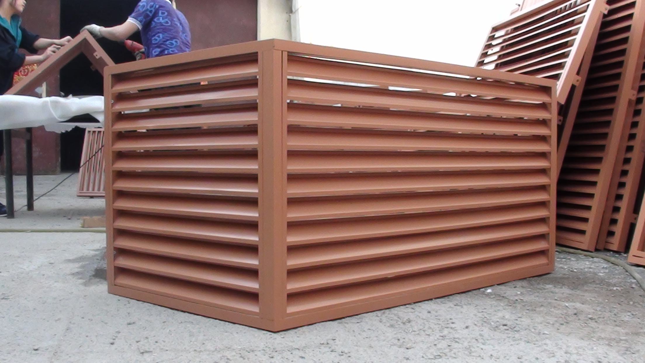 浙江永强获得实用新型专利授权:“一种平移式百叶结构以及百叶遮阳篷”