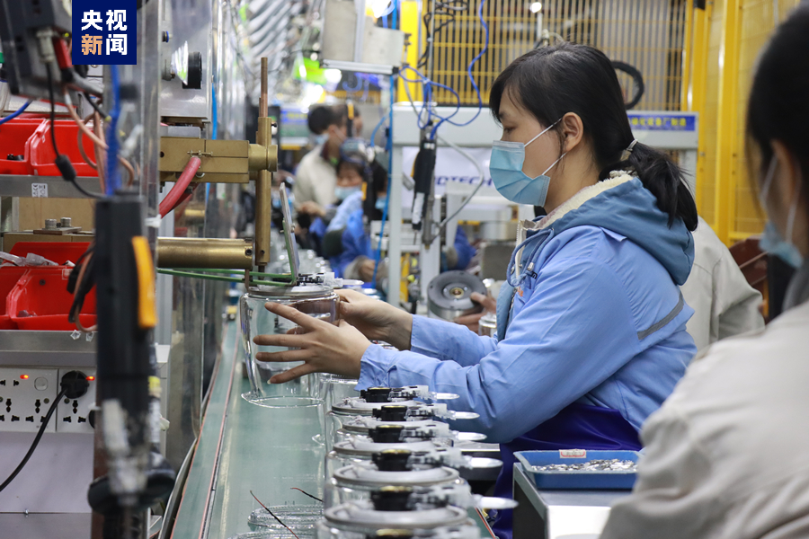 新宝股份获得外观设计专利授权:“煮蛋器(EB1013-UL)”