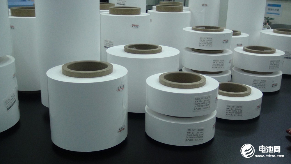 沧州明珠:目前公司湿法锂离子电池隔膜扩产项目合计13亿平方米处于在建