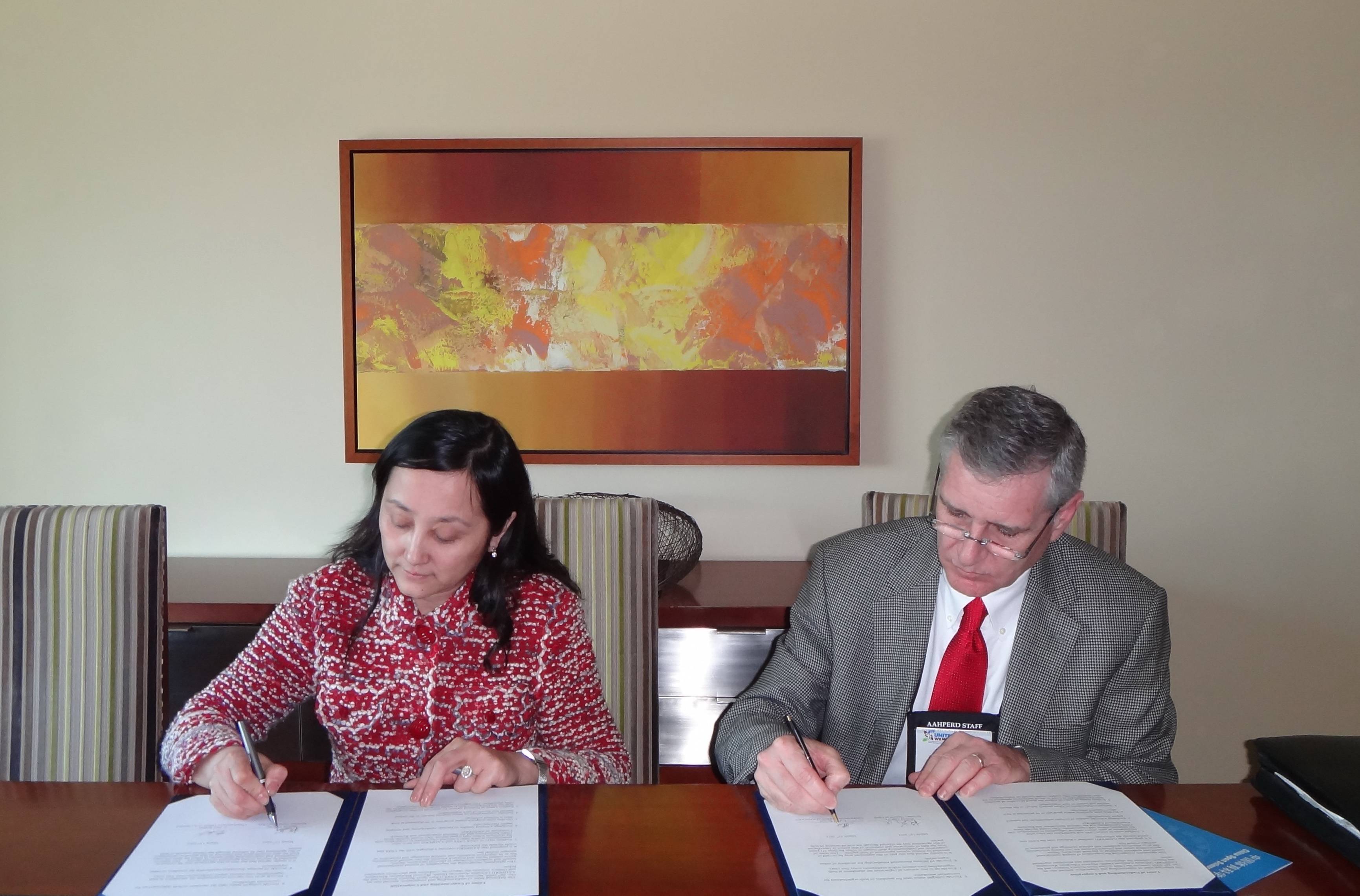 上期所与中国五矿续签战略合作协议