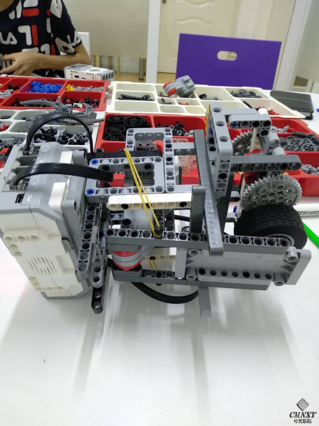 奥飞娱乐获得外观设计专利授权：“陀螺发射器（Q）”